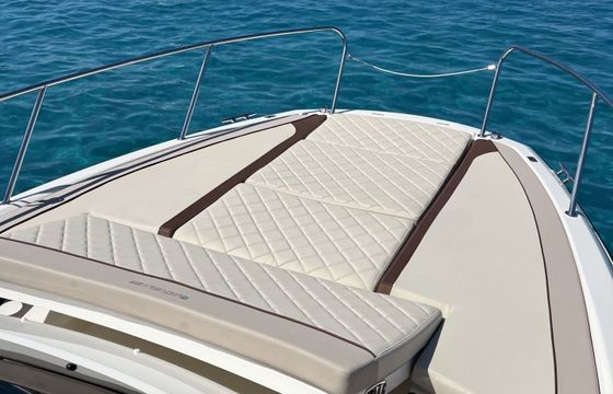 Motorboat Quicksilver Activ 875 Sundeck 450hp