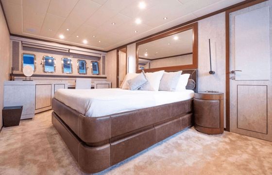 Motor yacht Mangusta 92 4000hp