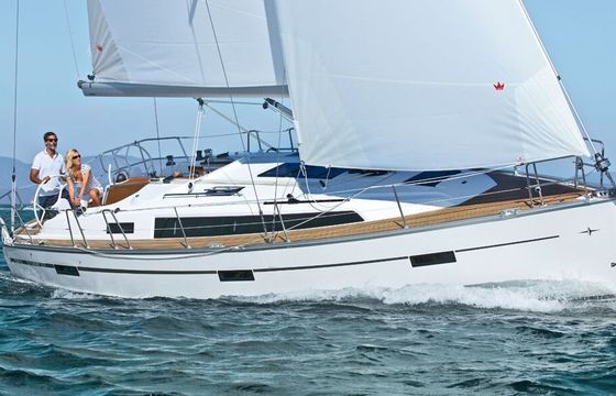 Sailboat BAVARIA Cruiser 37 R 11.3m