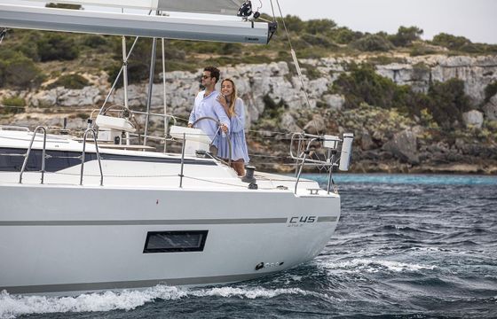Sailboat Bavaria Bavaria C45 Style 13m