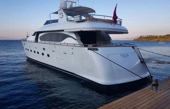 Motor yacht 2006 Costume made