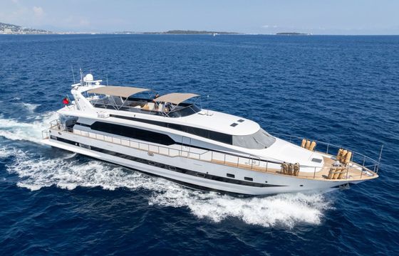 Motor yacht Technomarine CUSTOM 32MT 4000hp