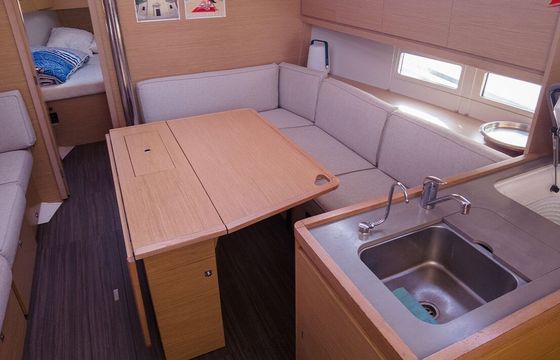 Sailboat DUFOUR 390 Grand Large 11.94m