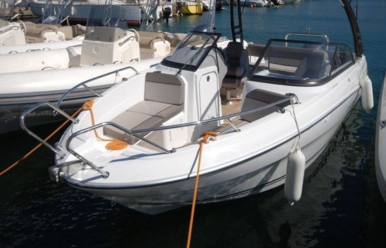 Motorboat Jeanneau Cap Camarat 6.5 Br 200hp