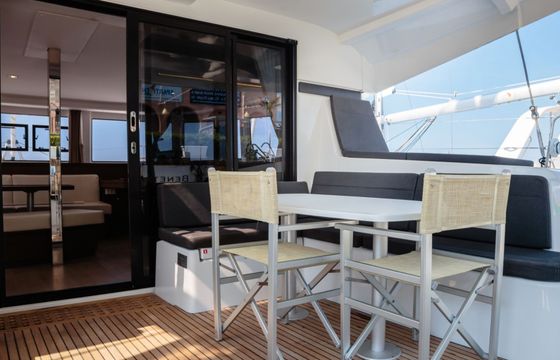 Catamaran LAGOON 42 12.8m