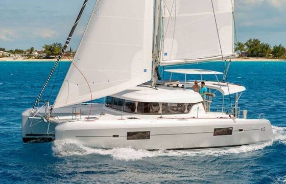 Catamaran LAGOON 42 12.8m