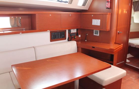 Sailboat BENETEAU 45 13.85m