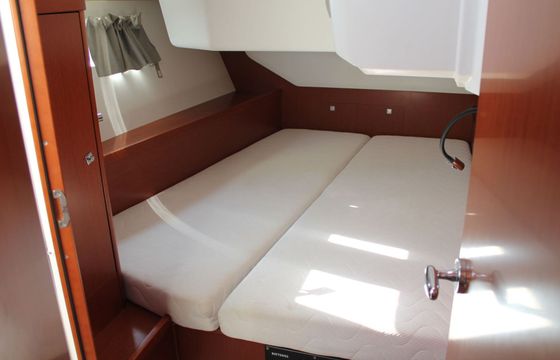 Sailboat BENETEAU 45 13.85m