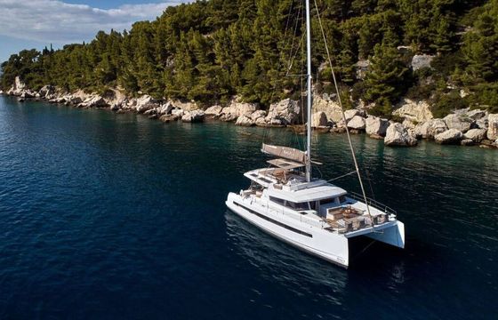 Catamaran Catana Bali 5.4 - 5 + 2 cab 16.8m