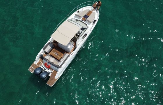 Motorboat Jeanneau Cap Camarat 10.5 Wa 600hp