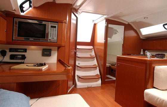 Sailboat Oceanis 37 /3cab 11m