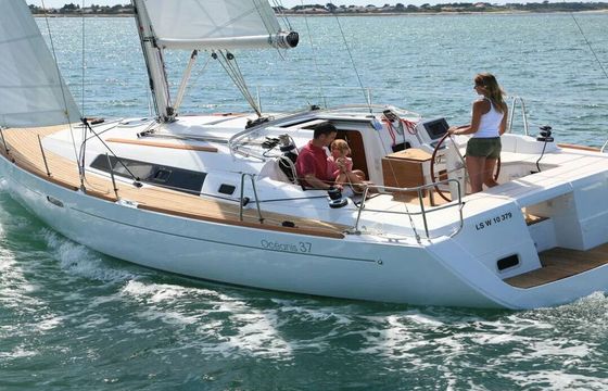 Sailboat Oceanis 37 /3cab 11m