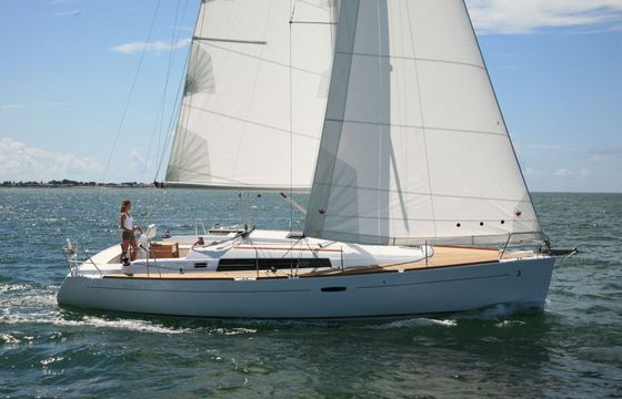 Sailboat Oceanis 37 /3cab 11m