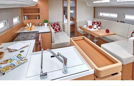 Sailboat Jeanneau Sun Odyssey 410 12.35m