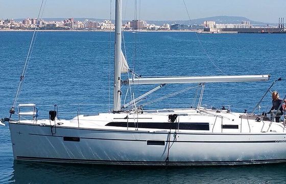 Sailboat Bavaria Yachtbau Bavaria Cruiser 37 - 3 cab. 11.3m