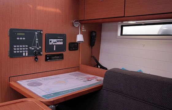 Sailboat Bavaria Yachtbau Bavaria Cruiser 37 - 3 cab. 11.3m