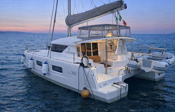 Catamaran Lagoon 38 13m