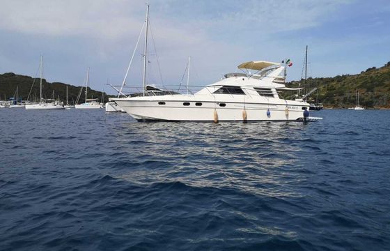 Motorboat Fairline Fly 50 730hp