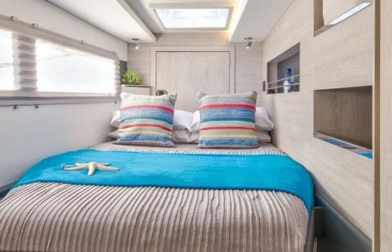 Catamaran Moorings 4500L/10 13m