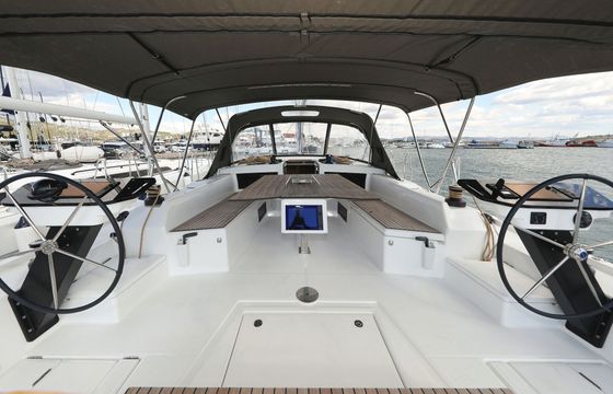 Sailboat Dufour Yachts Dufour 470 - 5 cab. 14m