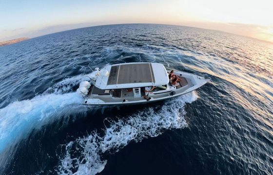Motorboat Axopar 37 Suntop 600hp
