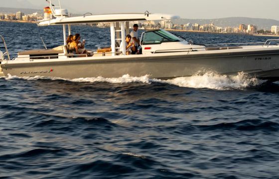 Motorboat Axopar 37 Suntop 600hp