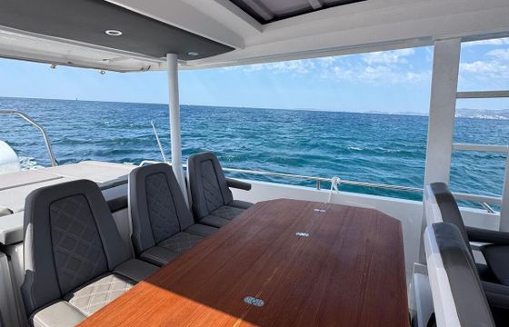 Motorboat Axopar 37 Suntop 600hp