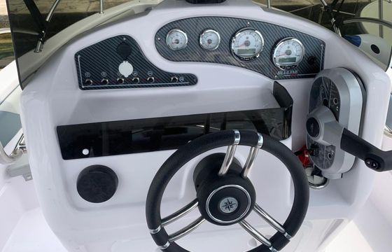 Motorboat Poland Marion 605 100hp