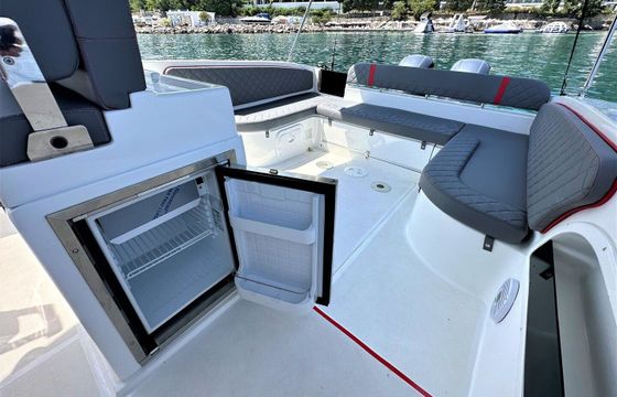 Motorboat Saver 870 WA 400hp