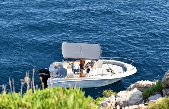 Motorboat SAVER 550 OPEN 115hp