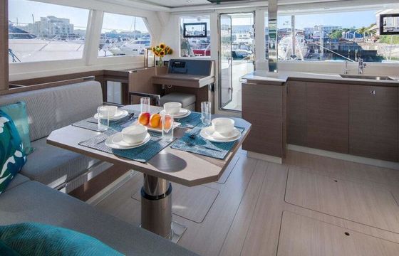 Catamaran Moorings 4200/4 12m