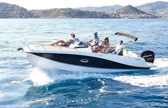 Motorboat Quicksilver Activ 755 Sundeck 250hp