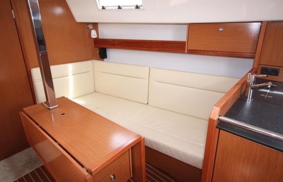 Sailboat Bavaria Bavaria 32 Cruiser 9.99m