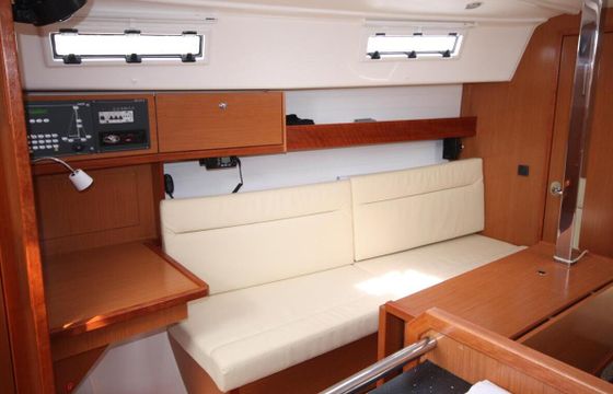 Sailboat Bavaria Bavaria 32 Cruiser 9.99m