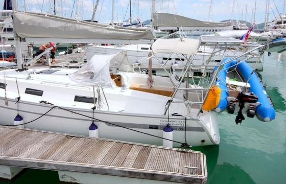 Sailboat Bavaria Bavaria 32 Cruiser 9.99m