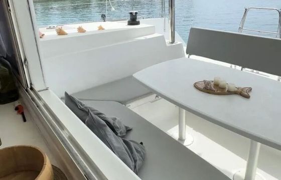Catamaran Lagoon 400 12.2m