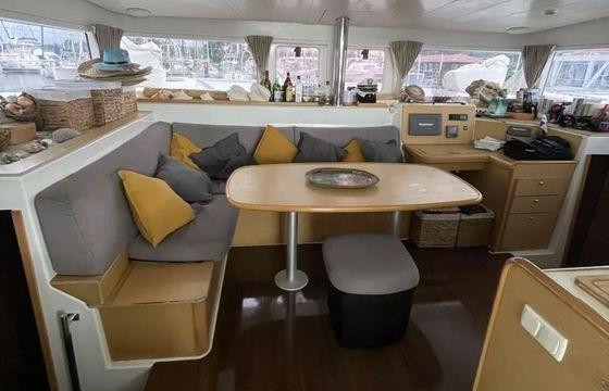 Catamaran Lagoon 400 12.2m