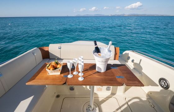 Motorboat Invictus 280GT 350hp