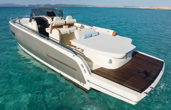Motorboat Invictus 280GT 350hp