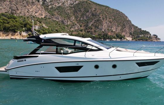 Motorboat Beneteau GT40 740hp