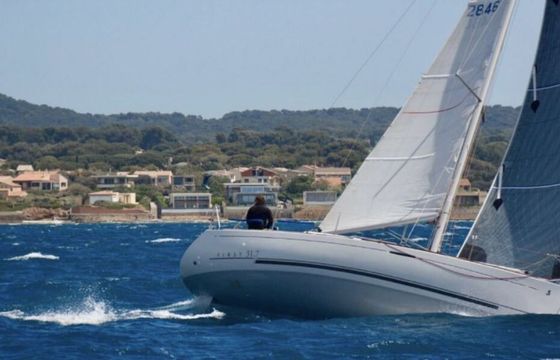 Sailboat FIRST 31.7 - EQUATEUR 9m