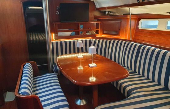 Sailboat Beneteau Oceanis clipper 423 13.2m