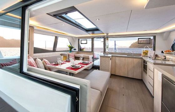 Catamaran Moorings 4500L crewed 13m