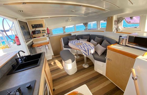 Catamaran Lagoon 38 (Refit 2024) 12m