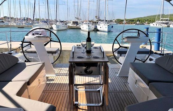 Sailboat Beneteau Oceanis 51.1 15.94m