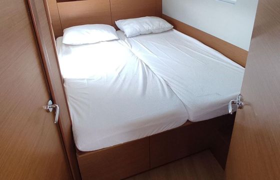 Sailboat Sun Odyssey 410 12m
