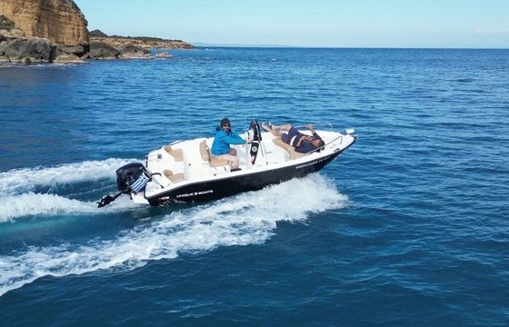 Motorboat Unique S 470 30hp