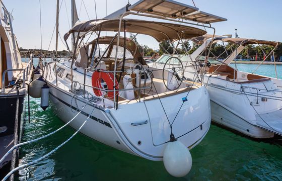 Sailboat Bavaria 37 Cruiser 10.05m