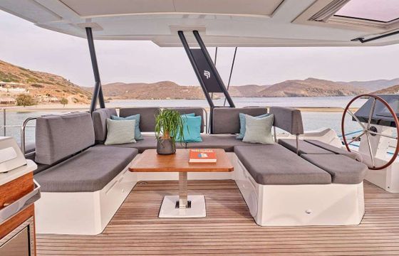 Catamaran Fountaine Pajot Alegria 67 19.49m