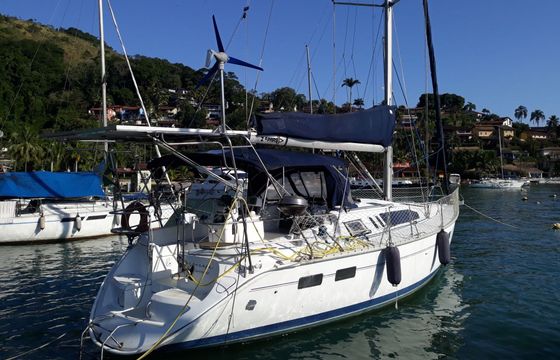 Sailboat Hunter Legend 12.24m
